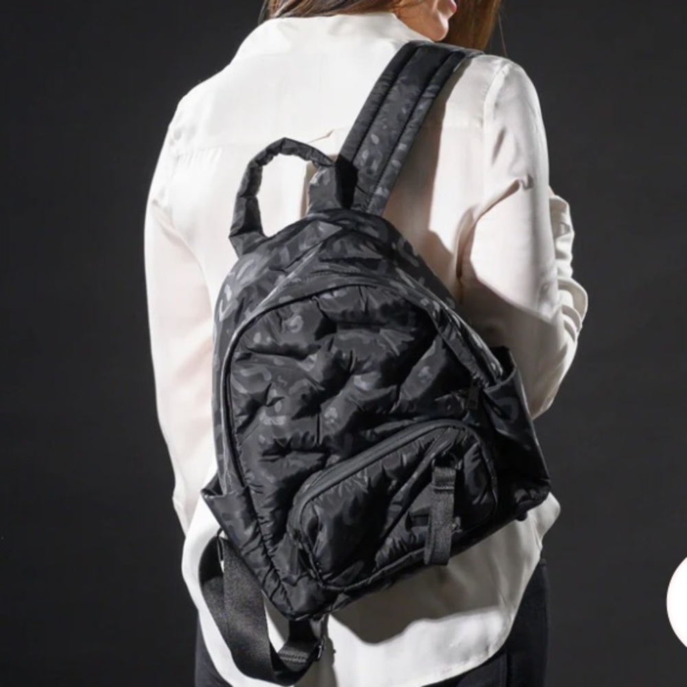Like new Go Dash Dot mini Maya backpack